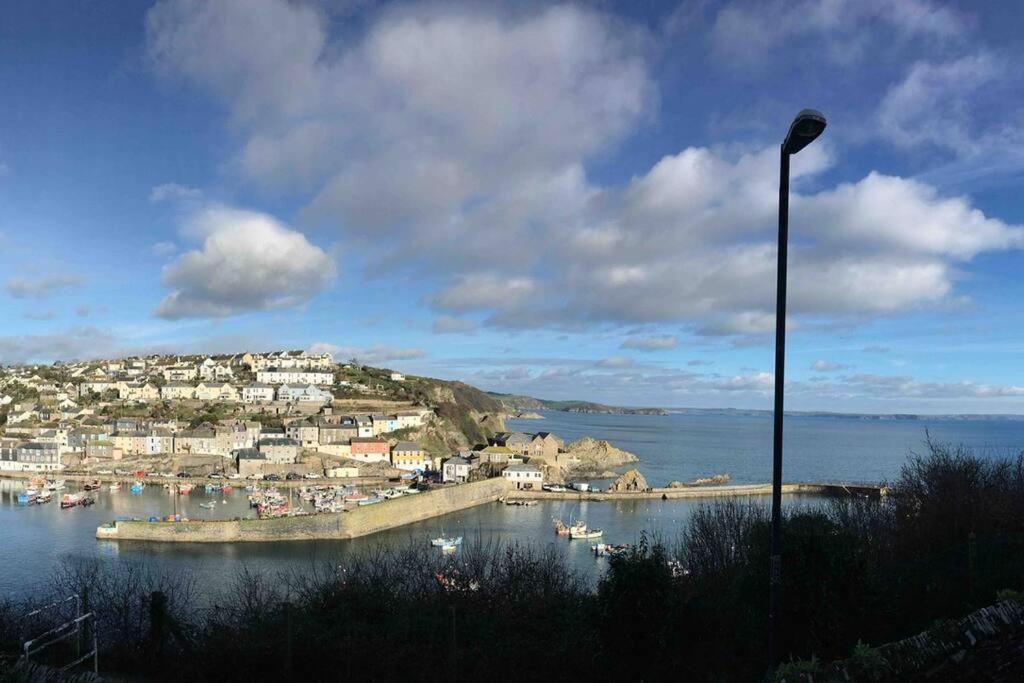 メバギシー Smugglers View Stunning Harbour And Coast Viewsヴィラ エクステリア 写真